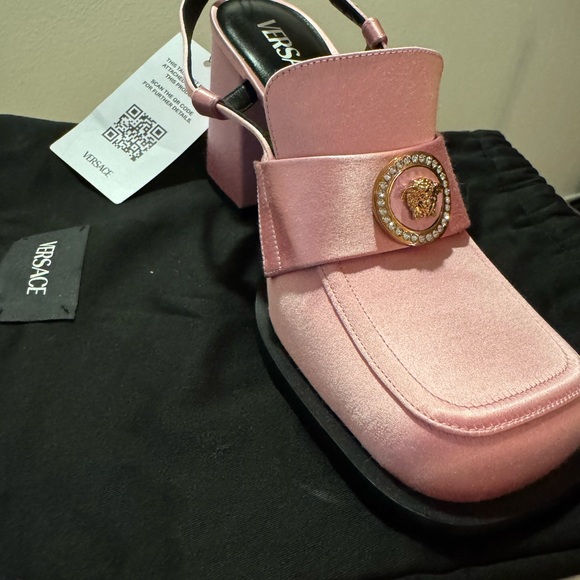 Versace Pink Heels with Glossy Finish and Buckle Strap - Picture 3 of 10